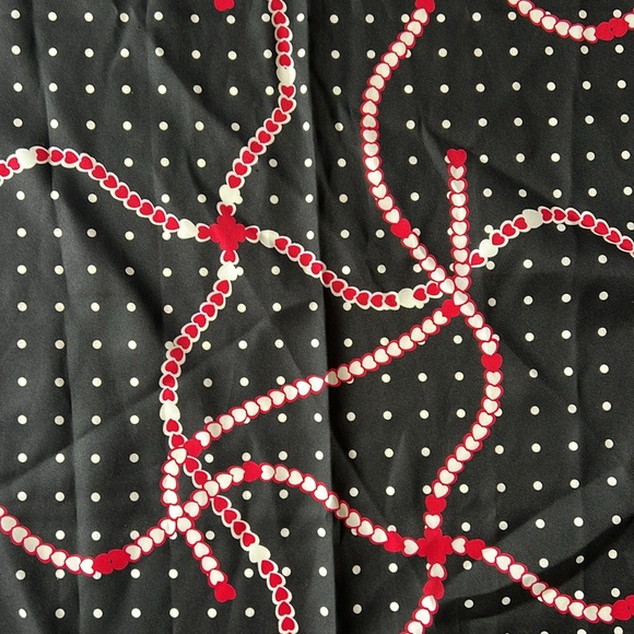 Decorative Scarf Lightweight Hearts Black Red White 28”x27” - Picture 4 of 5